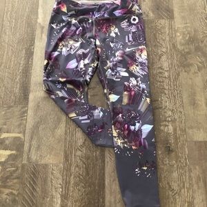 Nike Power Women’s Floral attaining Tights EUC